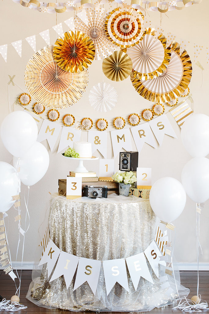 Fancy Party Fans in Gorgeous Gold (8-pack)