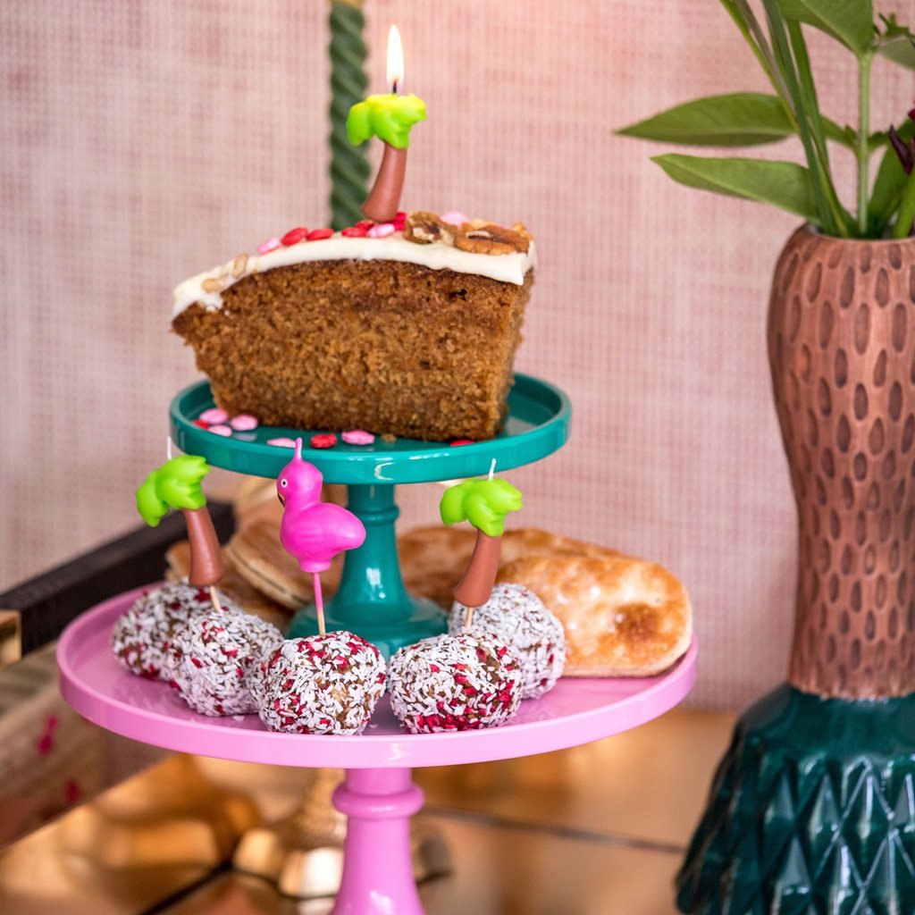 pink and green cake stands