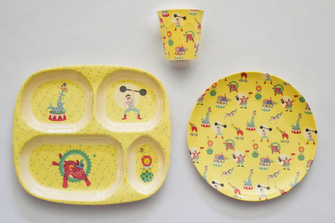 Circus Place Setting Set in Yellow