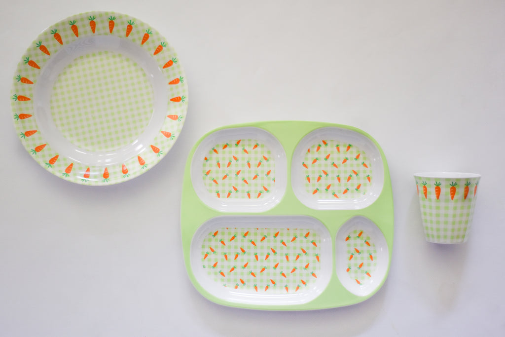 Gingham and Carrot Place Setting Set